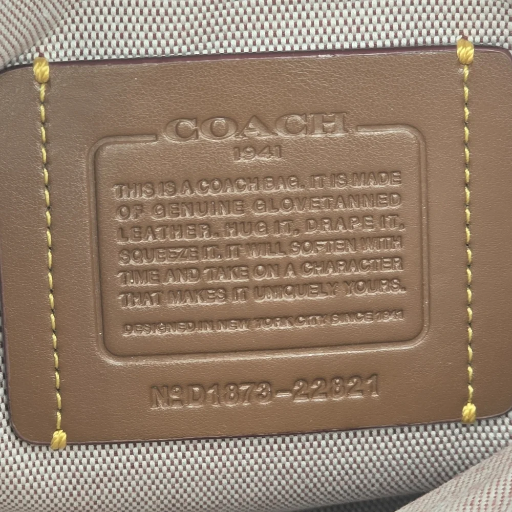 Coach 1941 Glovetanned Leather Cooper Carryall - Picture 11 of 16